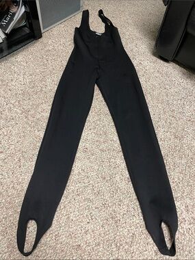 Vintage 80s Black zip front Stirrup Jumpsuit Overalls- cool